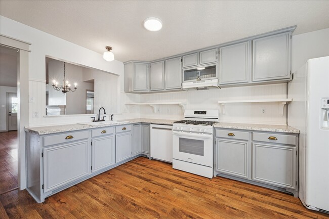 Foto del edificio - 2824 Meadow Brook Ct