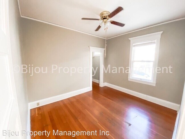 Building Photo - 311 E Del Norte St