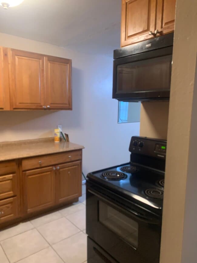 Building Photo - 2800 Cerrillos Rd