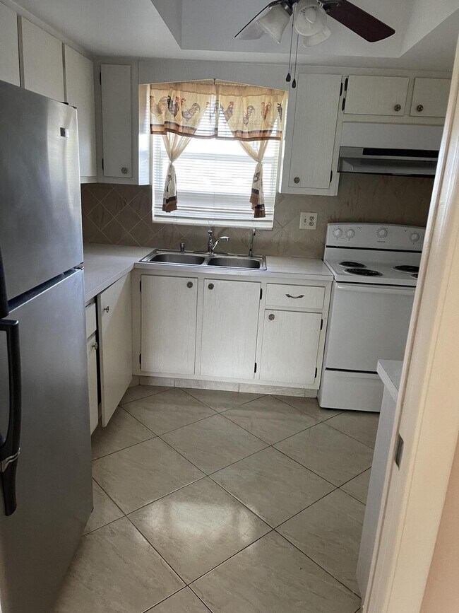 Foto del edificio - 2855 Crosley Dr E