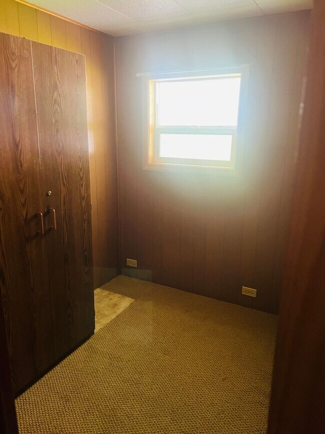 Foto del edificio - 3-Bedroom Home with Shop & Yard