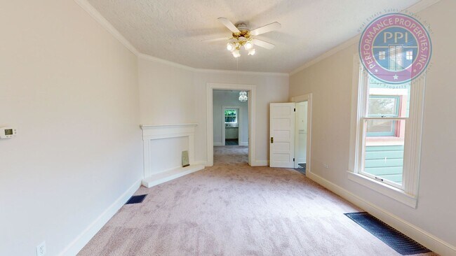 Foto del edificio - 2406 SE Yamhill St
