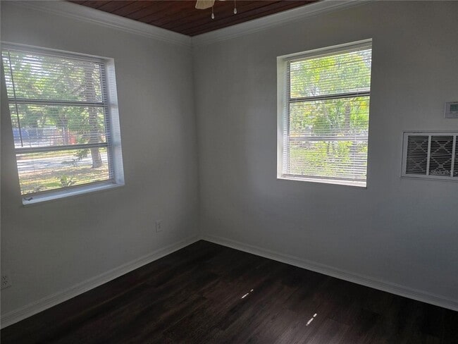 Building Photo - 926 46th St