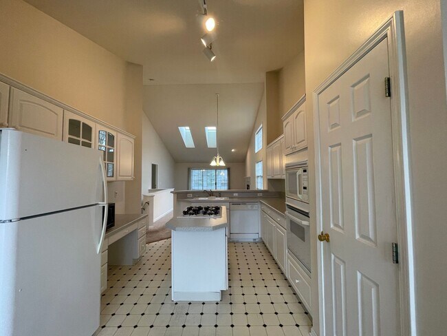 Foto del edificio - 4368 Pond Ridge Ct