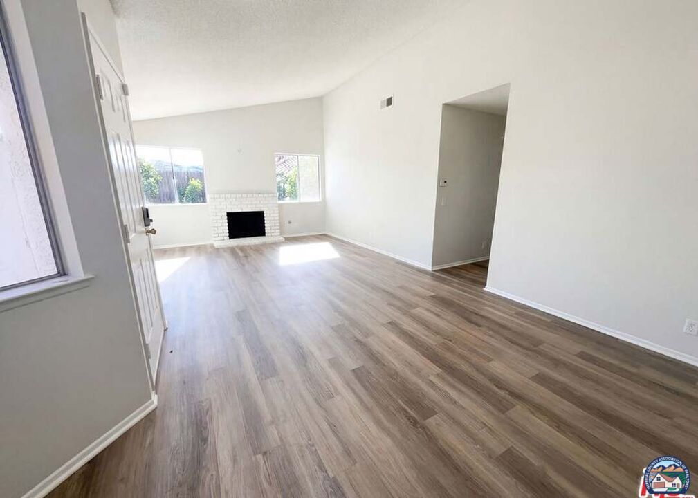 Building Photo - 13143 E Mesa Verde Dr