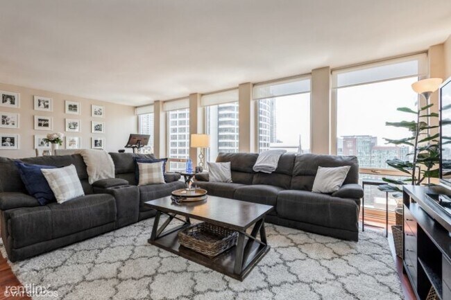 Building Photo - 11 E Chestnut St