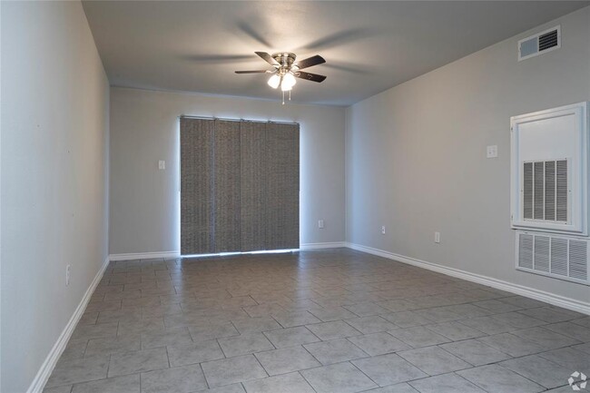 Foto del edificio - 13151 Walden Rd