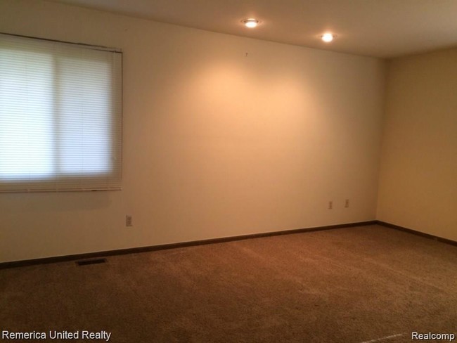 Foto del edificio - 35371 Spring Hill Rd