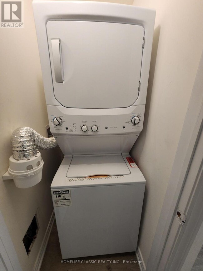 Building Photo - 5 Main St S