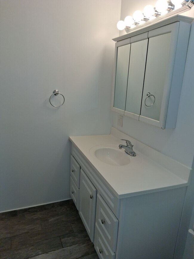 Foto del interior - 601-615 Benner St LLC