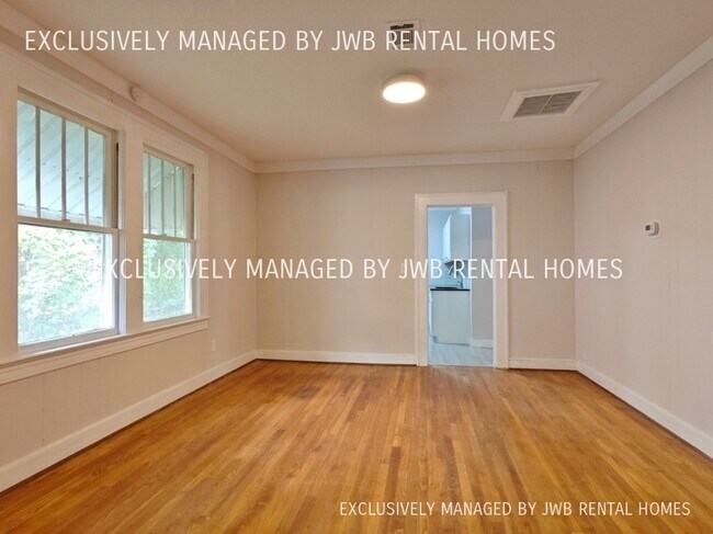 Building Photo - 643 Linwood Ave