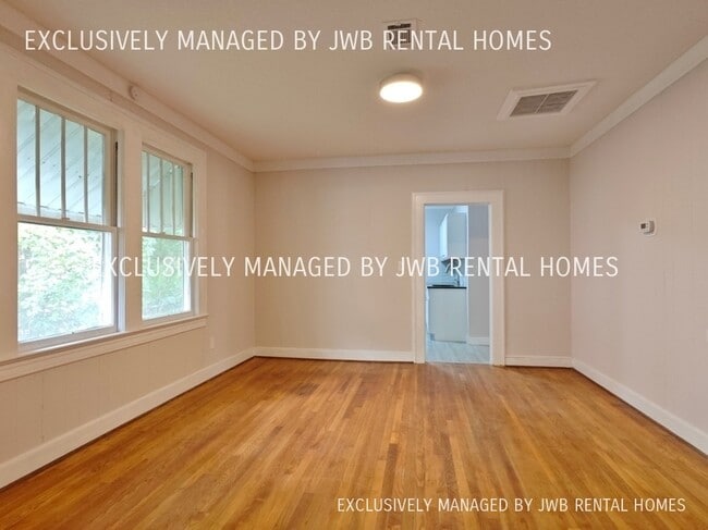 Foto del edificio - 643 Linwood Ave