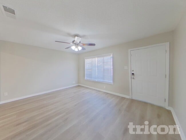 Foto del edificio - 737 SE 3rd St