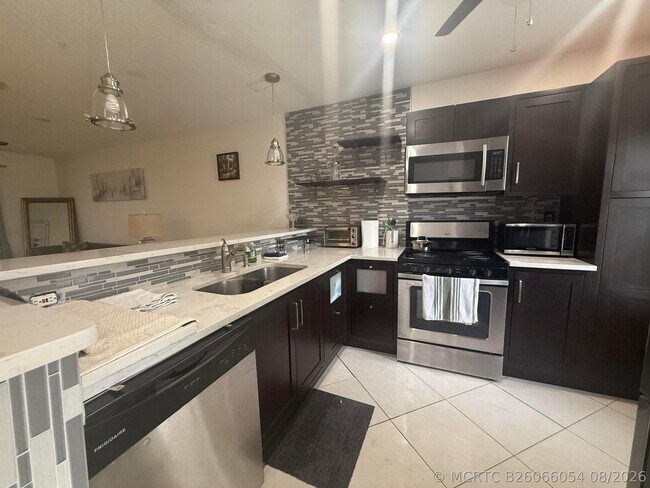 Foto del edificio - 3406 NW 49th Ave