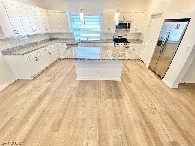 Foto del edificio - 8048 Haywood Estate Ave