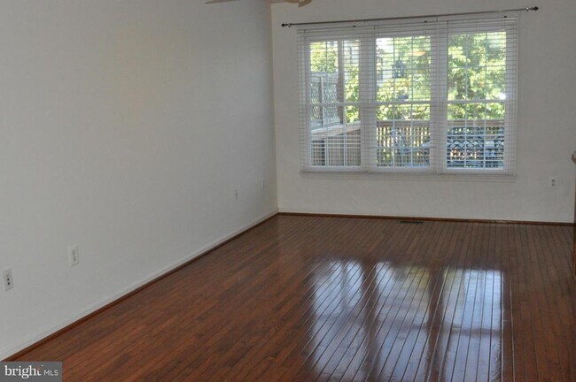Building Photo - 12738 Bombay Way