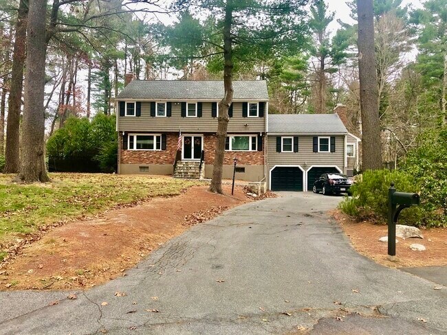 Building Photo - 5 Heritage Ln