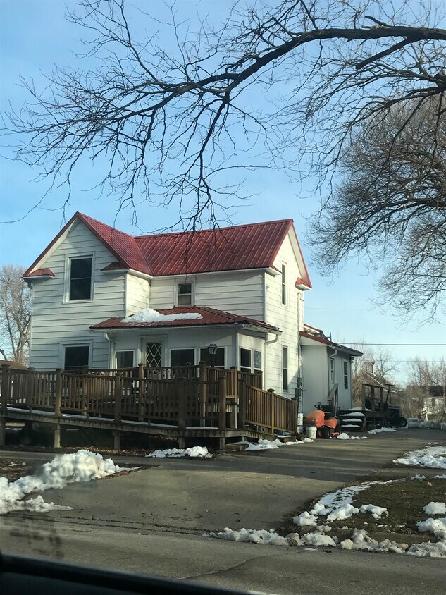 1009 Park Ave, Ackley, IA 50601 House Rental in Ackley, IA