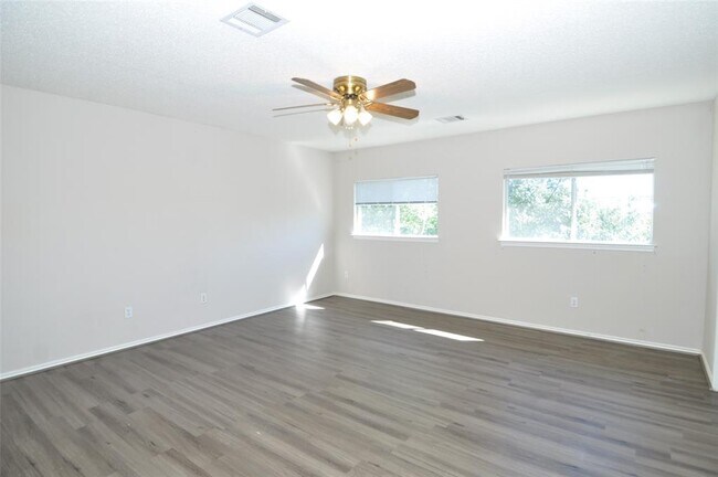 Building Photo - 2418 Byfield Dr
