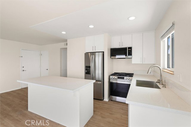 Building Photo - 2640 Hermosa Ave
