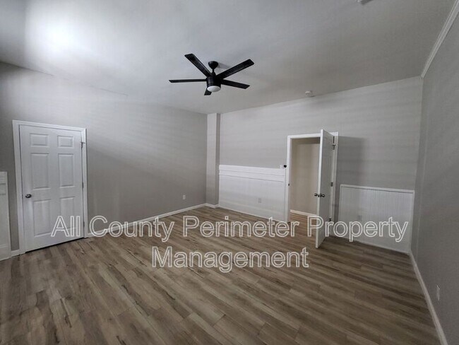 Foto del edificio - 1249 Duncan Ave