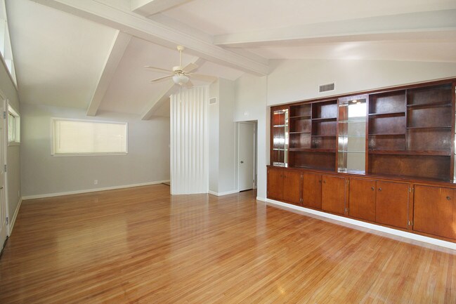 Building Photo - 1330 Rikisha Ln