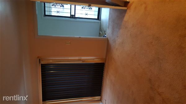 Foto del edificio - 20510 Rosemont Ave