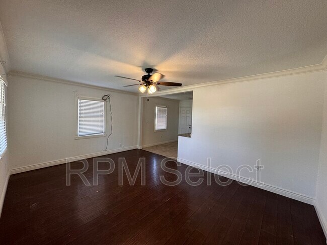 Building Photo - 2328 Mogan Ave