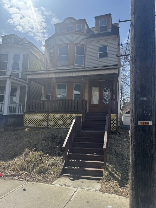 Primary Photo - 472 Hudson Ave