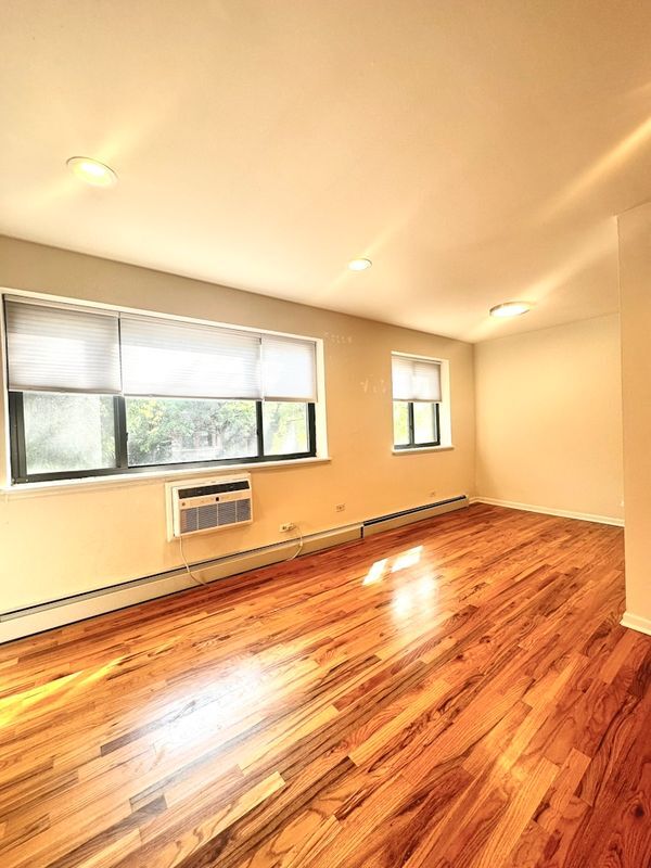 Foto del edificio - 6954 N Sheridan Rd