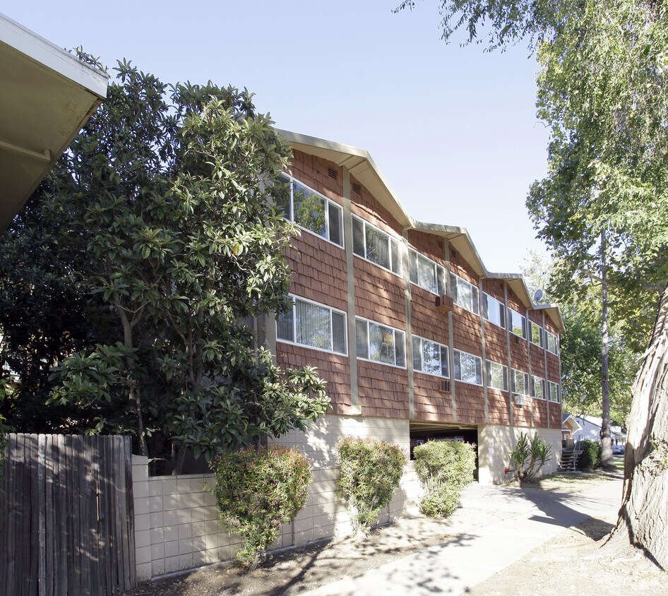 Building Photo - 411 1st St