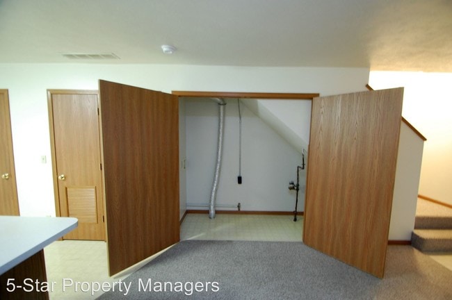 Building Photo - 117 Watertower Ct