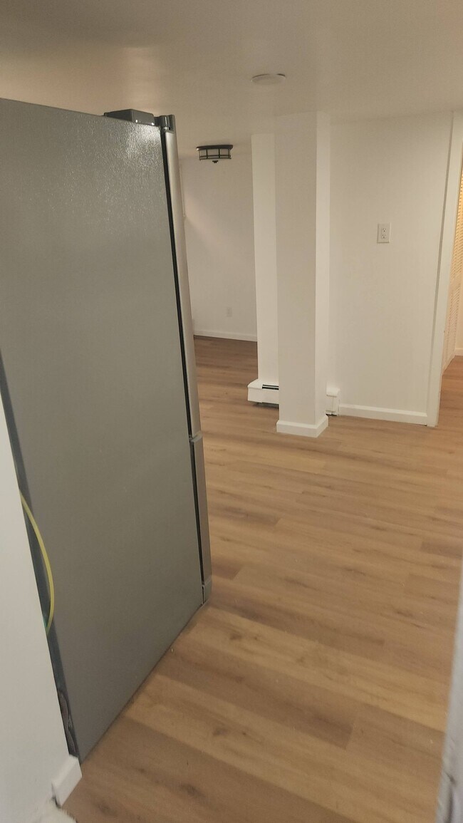 Foto del edificio - 441 Meacham Ave