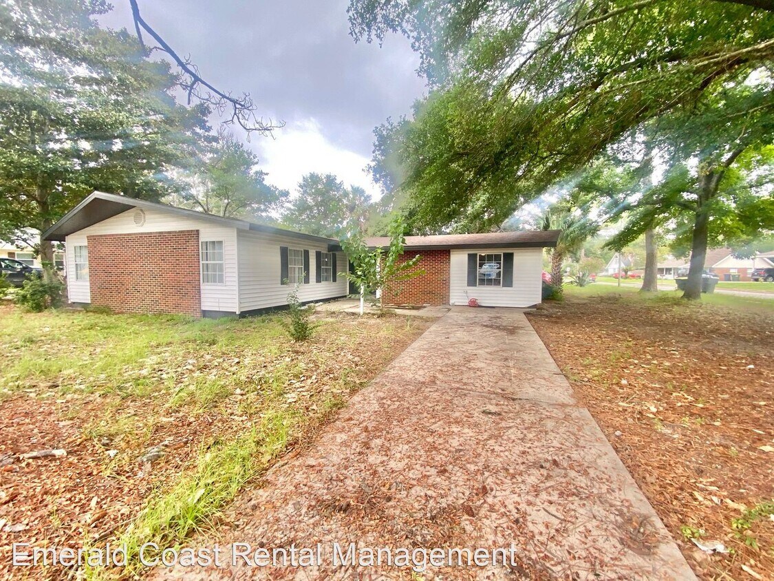 Foto principal - 3 br, 2 bath House - 318 Coral Drive