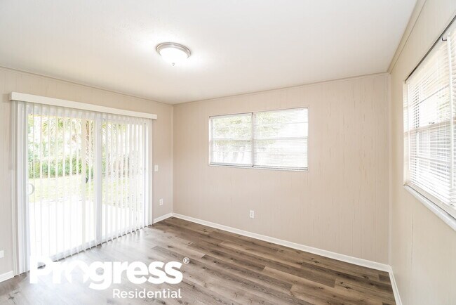 Building Photo - 4415 Argentine Dr N