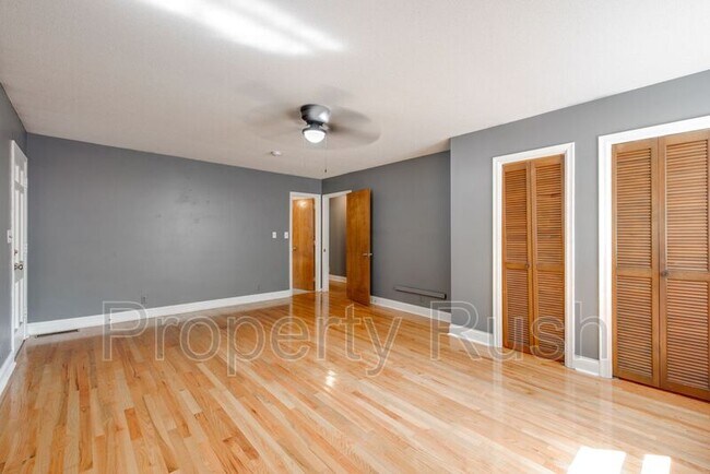 Building Photo - 303 Windmere Dr