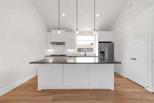 Building Photo - 1028 Bastion Ct