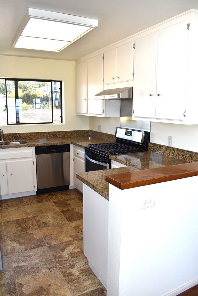 Foto del edificio - Newly Remodeled Ocean View Home in Ocean B...