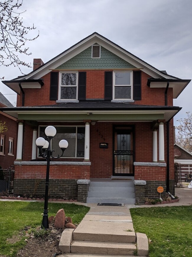 Building Photo - 4239 Umatilla St