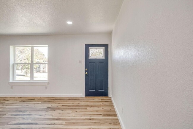 Foto del edificio - 521 Mesquite Ave N