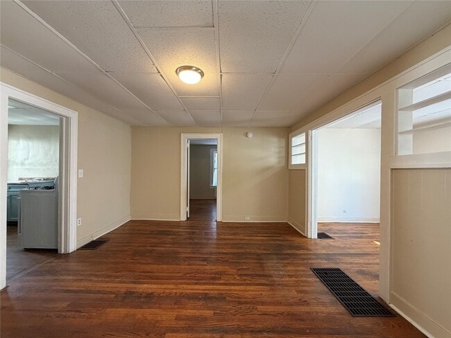 Foto del edificio - 107 Glenwood Ave
