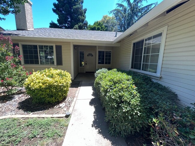 Building Photo - Newly remodeled
