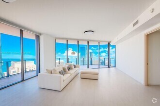 Building Photo - 1000 Brickell Plaza