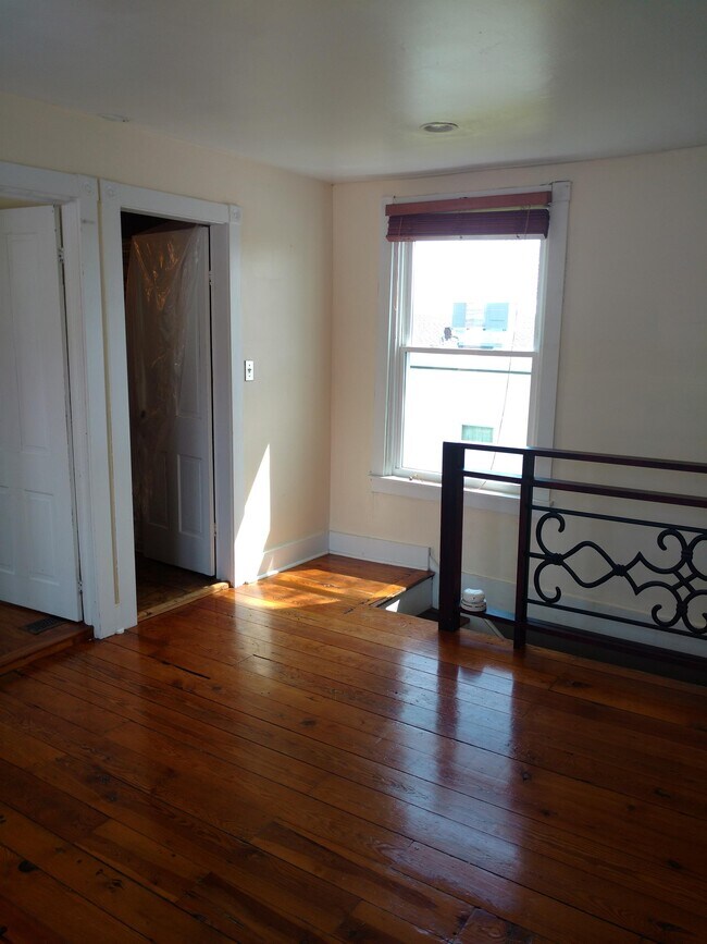 Building Photo - 714 S Loudoun St