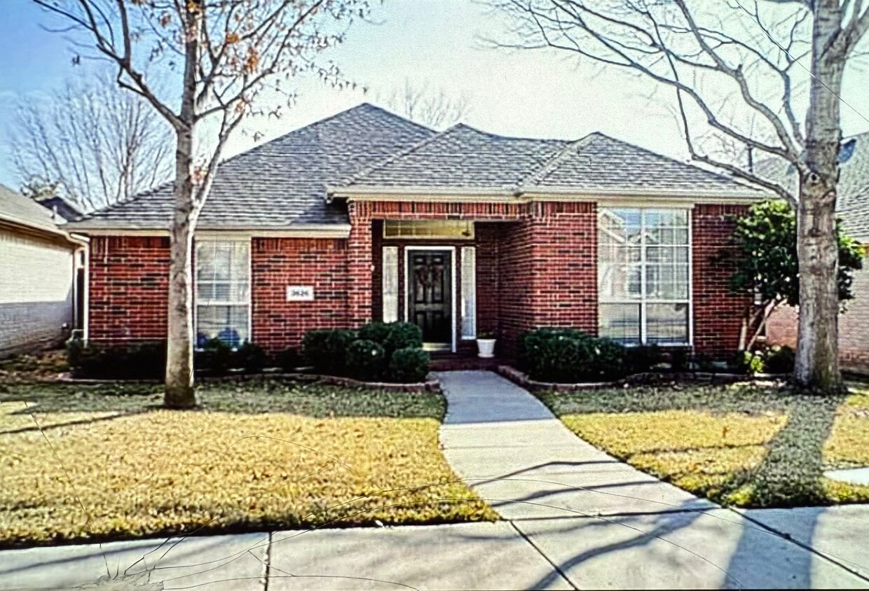 Front entrance - 3626 Rodale Way