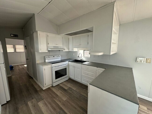 Foto del edificio - 130 S Suncoast Blvd