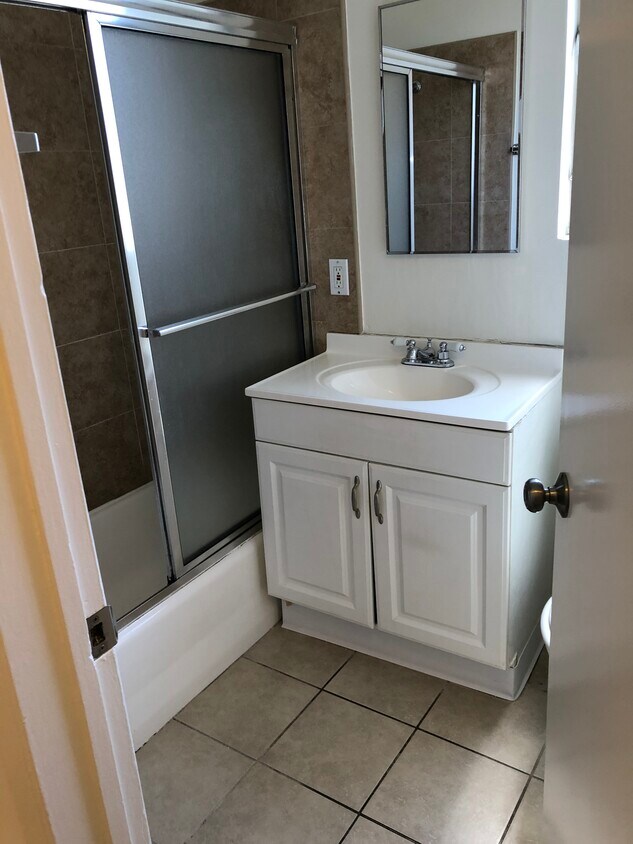 Foto principal - 13741 Oxnard St