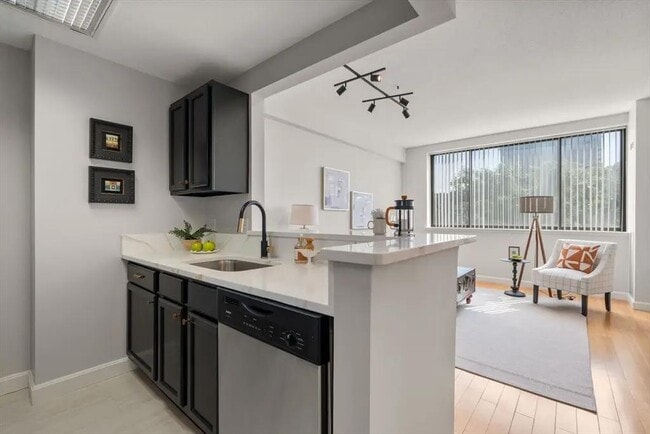 Building Photo - 169 Monsignor O'Brien Hwy