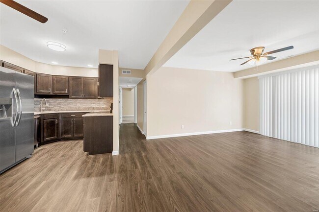 Foto del edificio - 1325 Prospect Village Ln