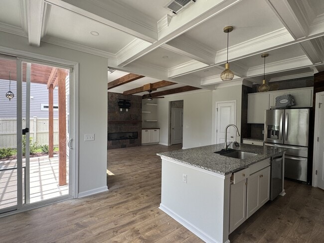 Building Photo - 1011 Sago Palm Ct